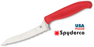 Spyderco Z-cut red serrated